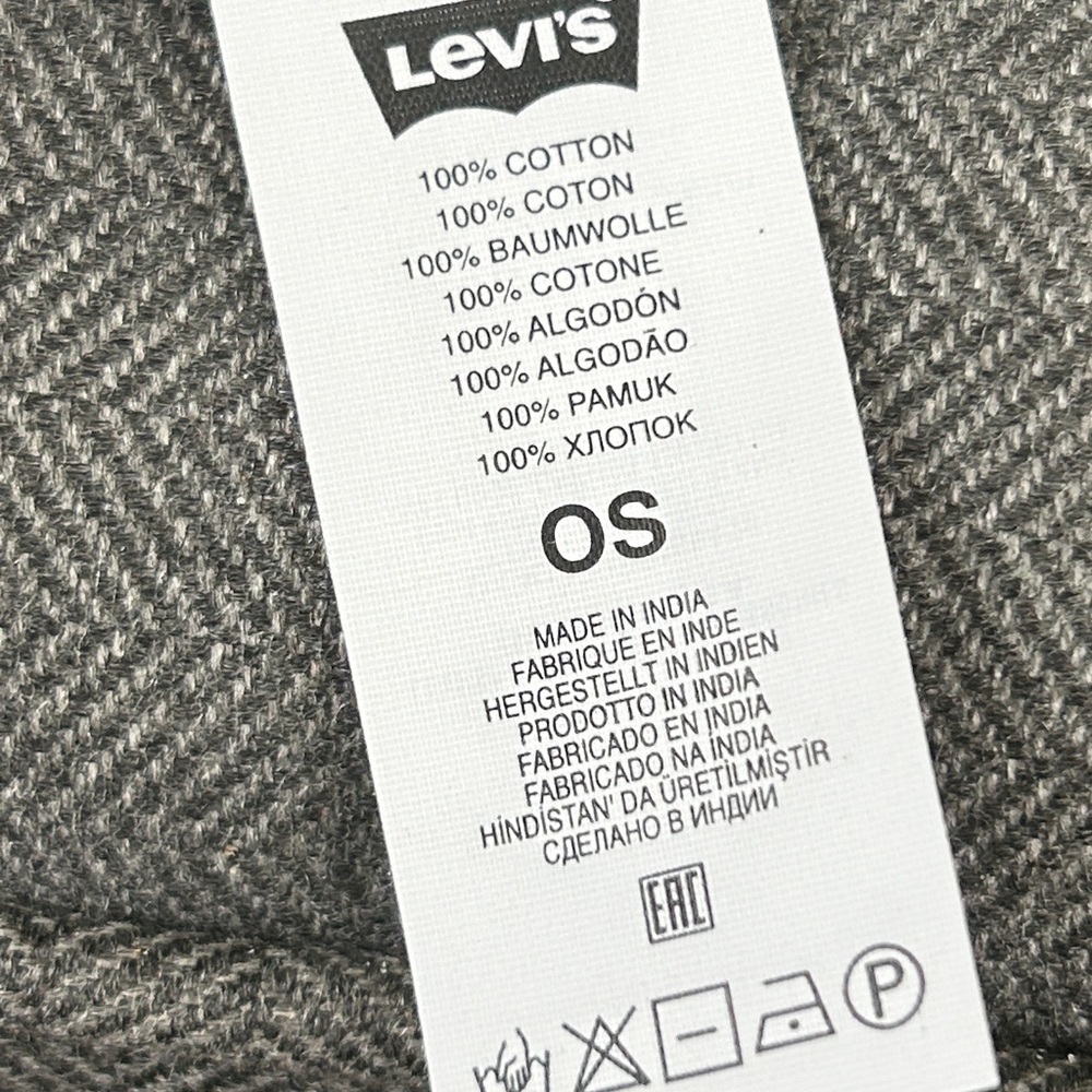 Levi's floral bandana featuring a multi-colored botanical print on black. - Picture 4 of 4